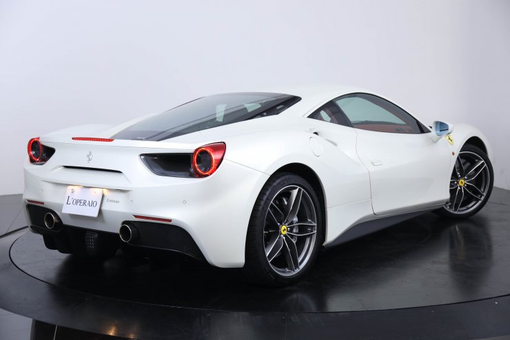 フェラーリ 488 GTB F1 DCT 正規ディーラー車 OP総額約650万円