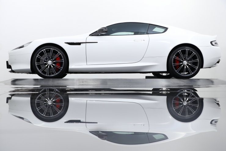 アストンマーティン DB9 Carbon white edition TouchtronicⅡ 後期