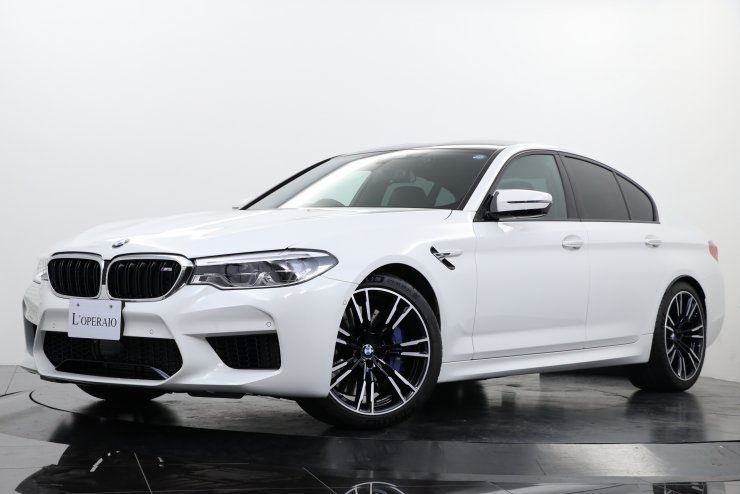 BMW M5 4.4L アルピンホワイト ハーマンカードンサウンド コンフォート