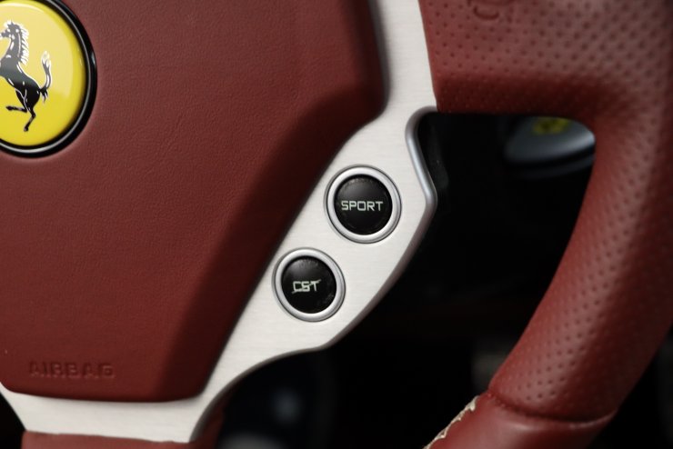 フェラーリ 612 SCAGLIETTI F1 正規ディーラー車 七宝焼エンブレム