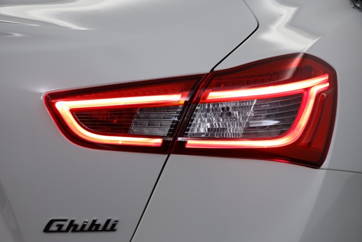 マセラティ　ギブリ　左ヘッドライト MASERATI マセラティ ギブリ用 後期タイプ LED ヘッドライト