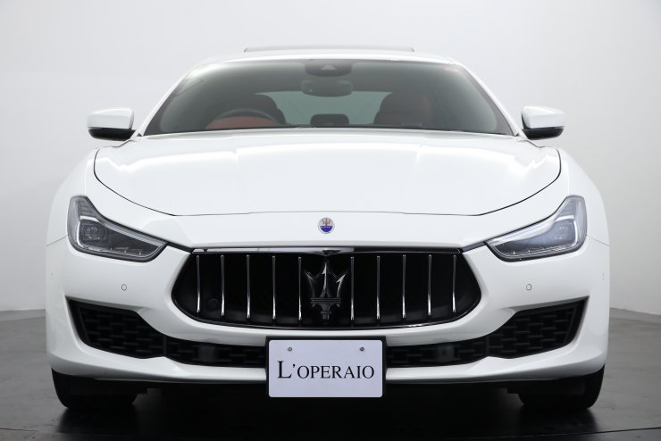 マセラティ ギブリ S ワンオーナー アダプティブLEDヘッドライト