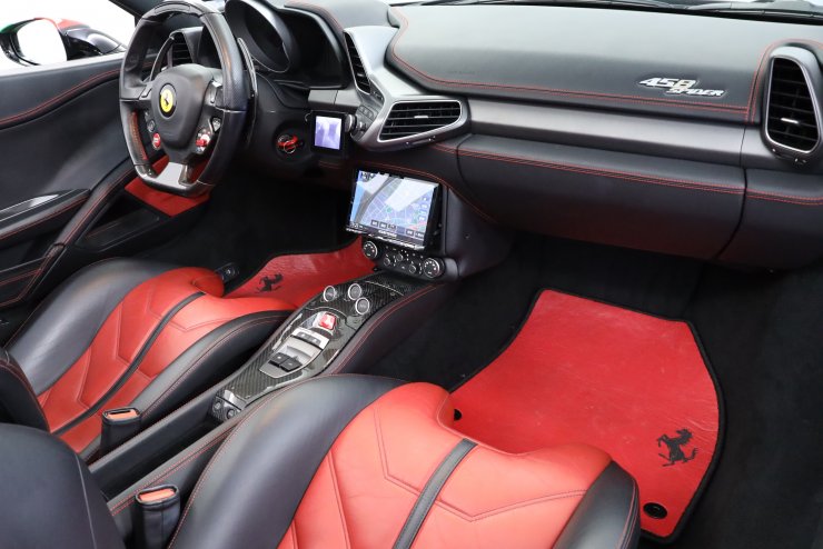 フェラーリ 458 Spider F1 DCT カーボンブレーキ 鍛造20インチ