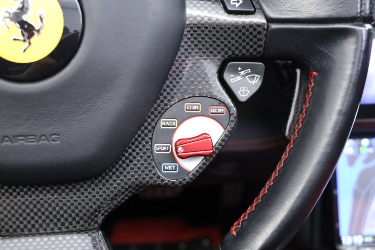 フェラーリ 458 Spider F1 DCT カーボンブレーキ 鍛造20インチ