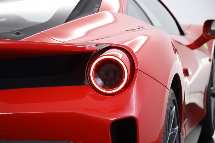 フェラーリ 488 Pista F1 DCT 正規ディーラー車 ワンオーナー 走行約