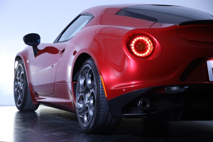 アルファロメオ 4C Launch Edition 1オーナー アジア200台限定（日本