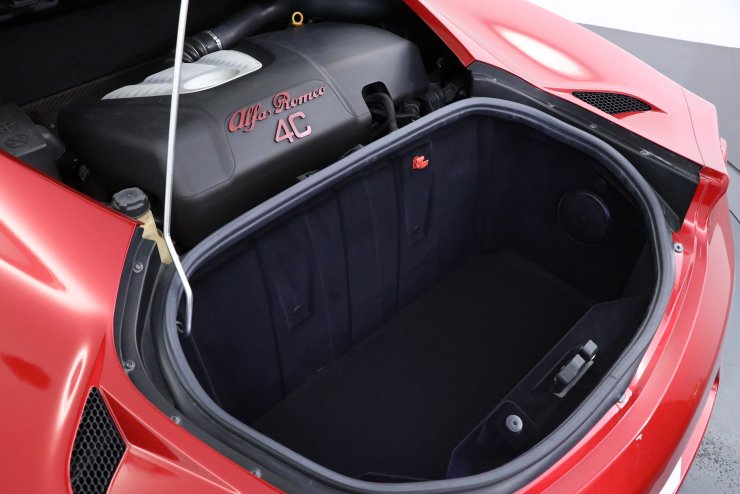 アルファロメオ 4C Launch Edition 1オーナー アジア200台限定（日本