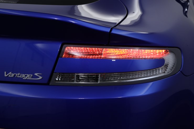アストンマーティン V8 ヴァンテージ S 4.7 SportshiftⅡ カーボン