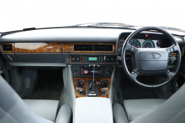ジャガー XJ-S V12 Coupe 後期モデル パウォールナットインテリア