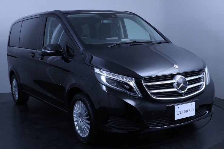 メルセデスベンツ Vクラス V220d 1オーナー 走行200km台 有償色