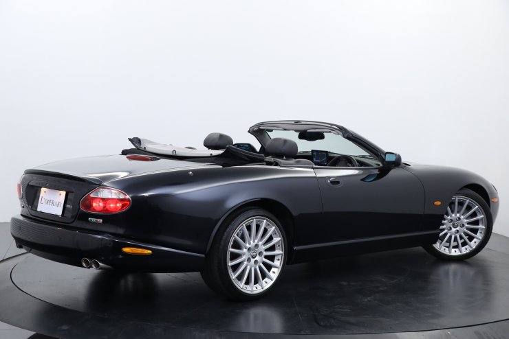 ジャガー XKR Convertible ブラックナイト 25台特別限定車