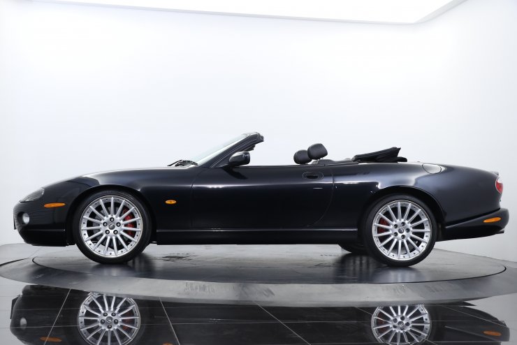 ジャガー XKR Convertible ブラックナイト 25台特別限定車