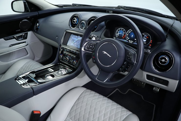 ジャガー XJ AUTOBIOGRAPHY LWB プレミアムリアシートパック 1オーナー 