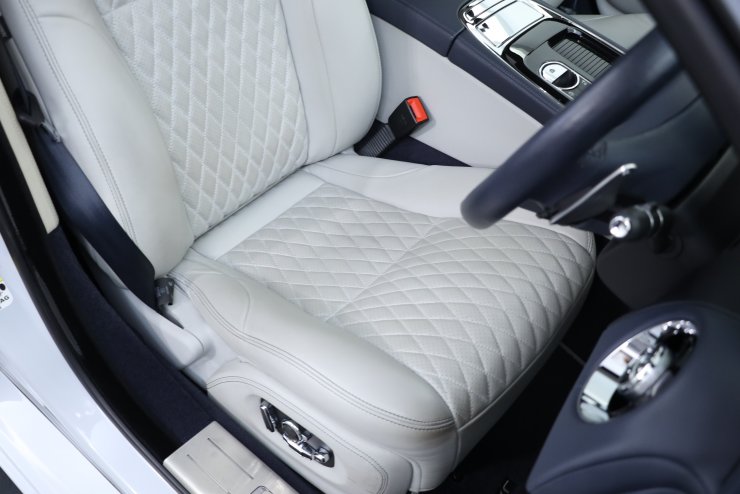ジャガー XJ AUTOBIOGRAPHY LWB プレミアムリアシートパック 1オーナー 