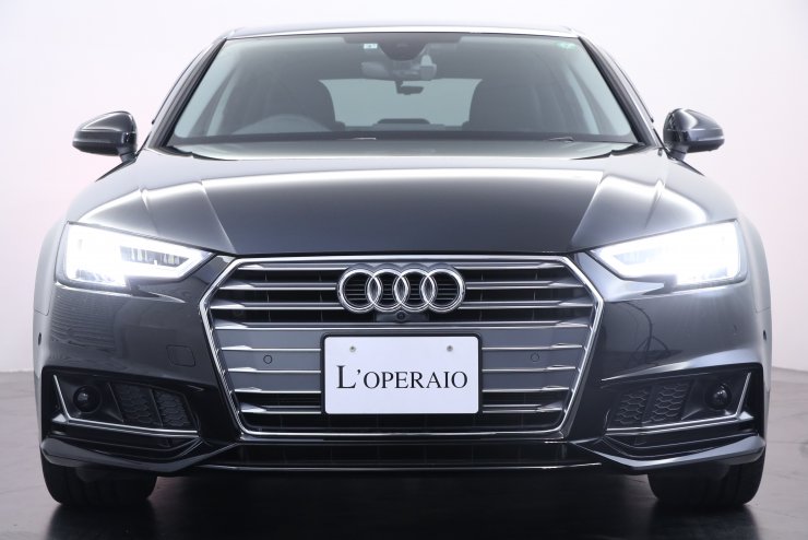 アウディ A4 35TFSI スポーツ ブラックエレガンス 1オーナー 250