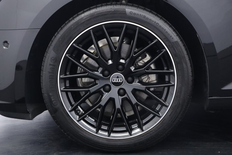 アウディ純正　カスタムエディション　255/35R20　A4　A5　A6 アウディ純正カスタムエディション255/35R20A4A5A6
