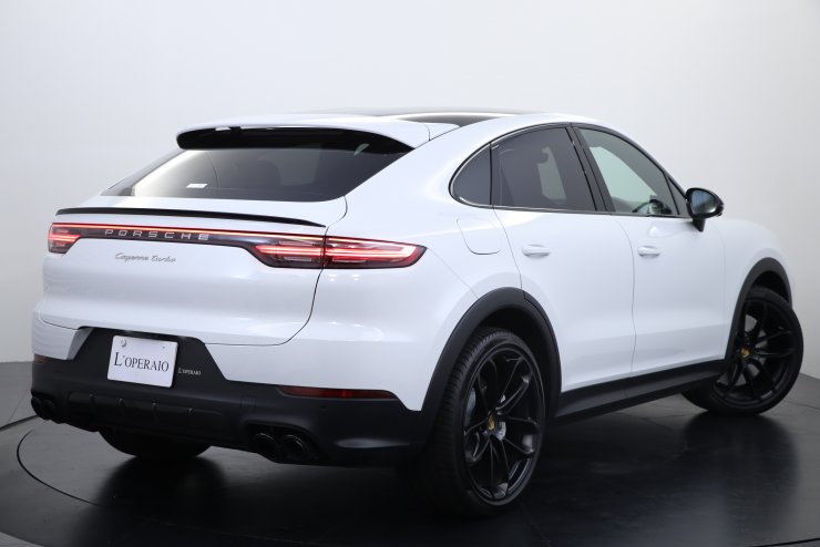 ポルシェ カイエン Turbo coupe ワンオーナー ライトウェイト
