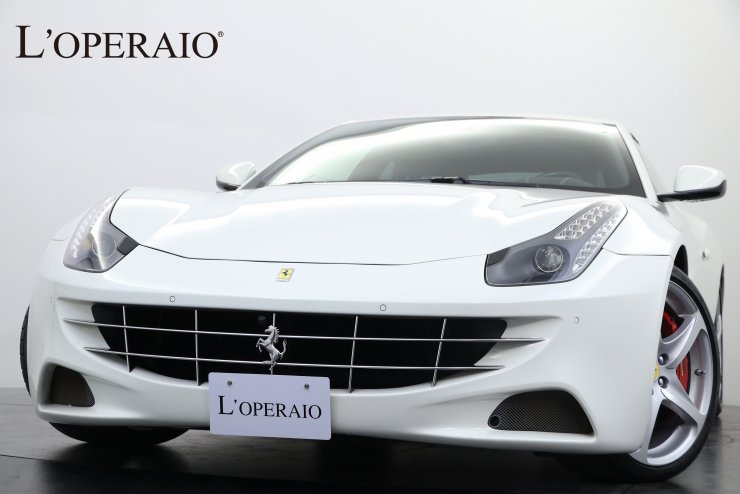 フェラーリ FF Ferrari Four 4WD 正規ディーラー車 カーボンファイバー