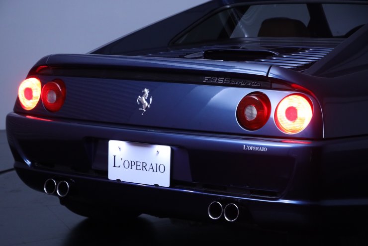 フェラーリ F355 Berlinetta 6MT 新車並行車 XRシャーシ 後期モデル
