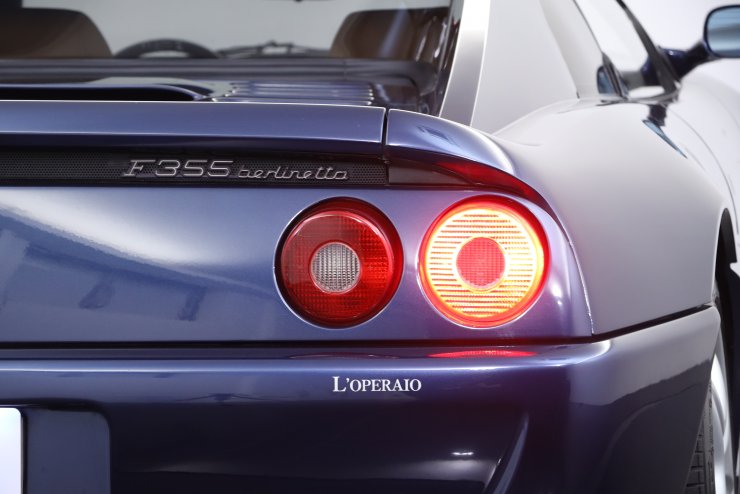 フェラーリ F355 Berlinetta 6MT 新車並行車 XRシャーシ 後期モデル