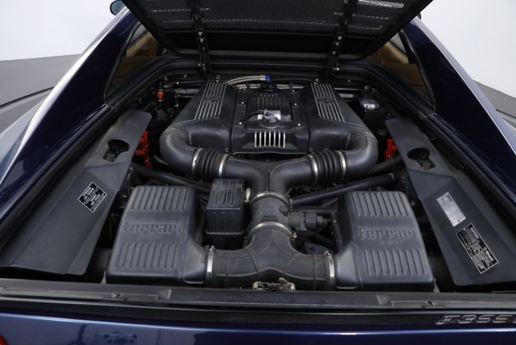フェラーリ F355 Berlinetta 6MT 新車並行車 XRシャーシ 後期