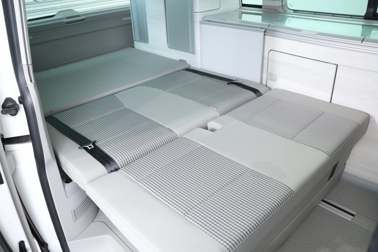 フォルクスワーゲン カリフォルニア T6 COAST 2.0TDI 2WD 150ps