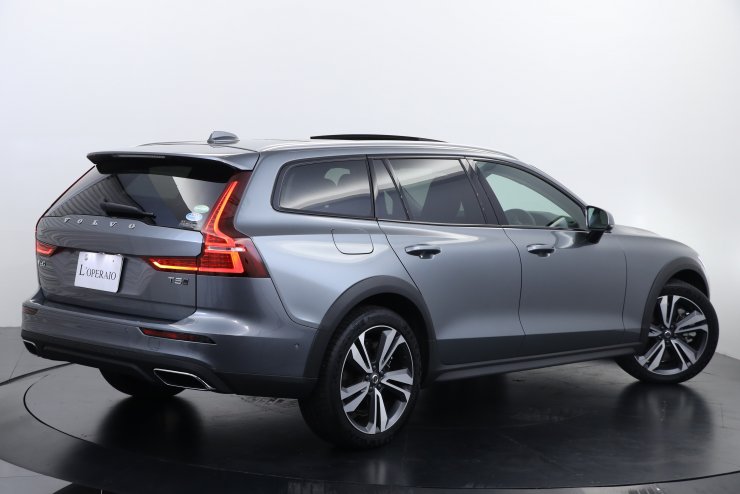 ボルボ V60 Crosscountry T5 AWD Pro 1オーナー 電動パノラマガラス