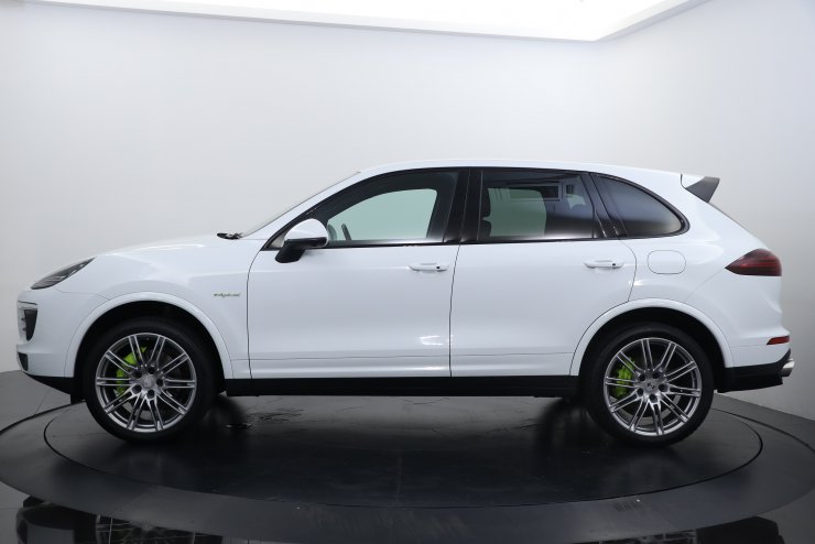 ポルシェ カイエン(Type958) Cayenne S E-Hybrid Platinum Edition