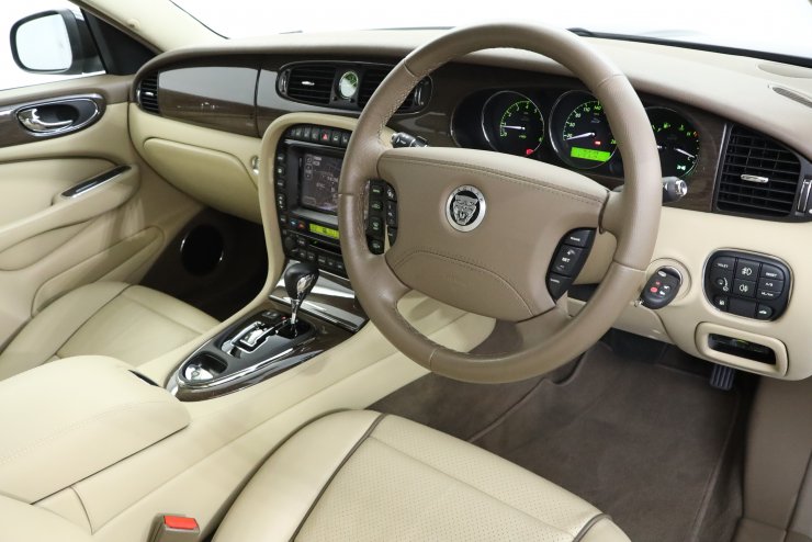 ジャガー XJ 3.0 Luxury Limited 限定30台 後期モデル ワンオーナー