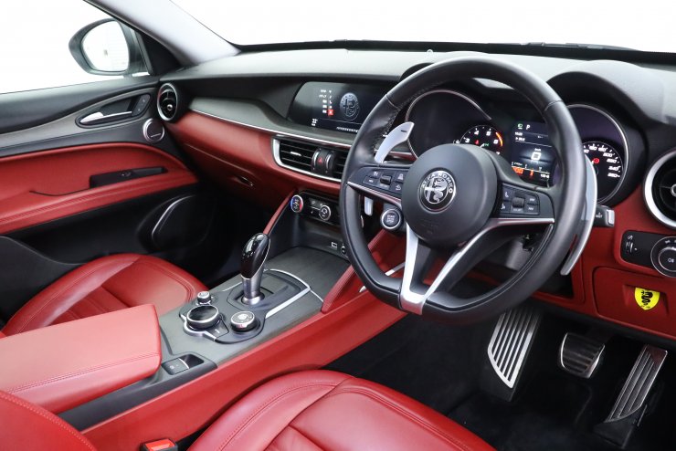 アルファロメオ　純正ウッドステアリング アルファロメオ ステルヴィオ STELVIO First Edition 限定400台 レッド