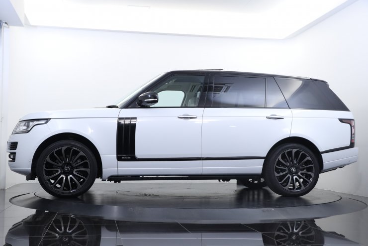 ランドローバー レンジローバー Autobiography LWB リアエグゼクティブ