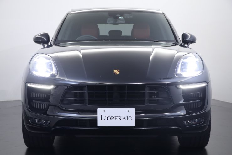 ポルシェ マカン GTS PDK レッドレザー PDLS エアサスペンション