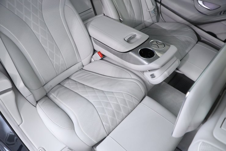 メルセデスベンツ マイバッハ ｓ550 Maybach １オーナー車 リアエンターテイメントシステム クリスタルグレーレザー デジーノメタライズアッシュウッドインテリア レーダーセーフティpkg ディストロニックプラス パノラマスライディングルーフ ブルメスター 全席シート