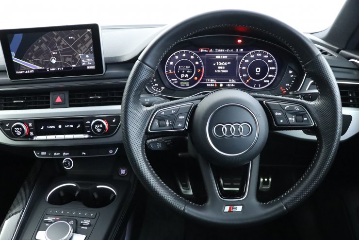 アウディ A4 2.0TFSI quattro S-LinePKG マトリクスLEDヘッド