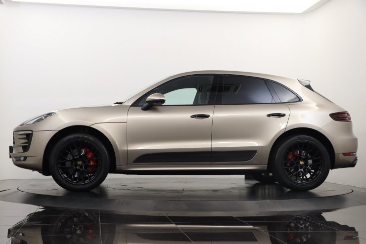 ポルシェ マカン GTS PDK 2018年モデル ワンオーナー Sport-chronoPKG