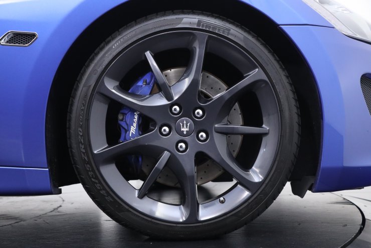マセラティ グラントゥーリズモ Sport MC shift 20インチブラック
