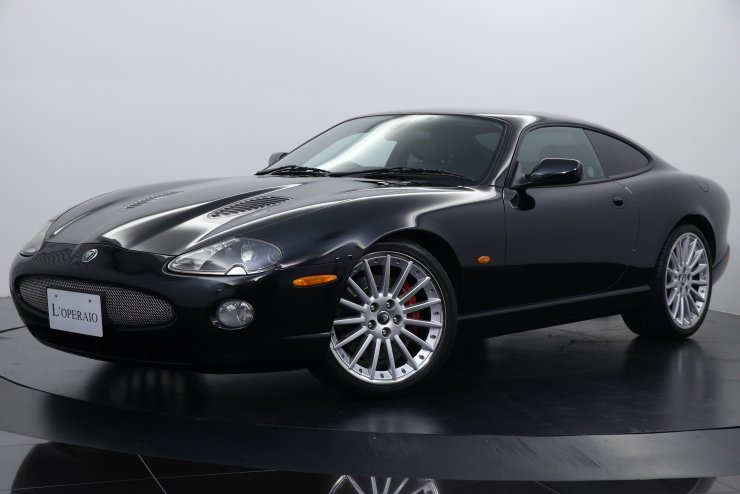 ジャガー XKR Black knight 25台限定 アルミニウムインテリアパック 3