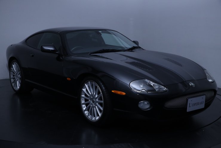ジャガー XKR Black knight 25台限定 アルミニウムインテリアパック 3