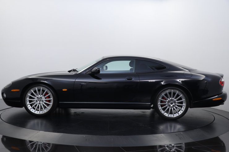 ジャガー XKR Black knight 25台限定 アルミニウムインテリアパック 3