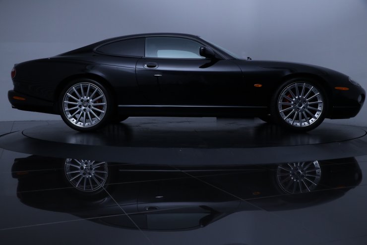 ジャガー XKR Black knight 25台限定 アルミニウムインテリアパック 3