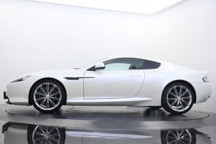 アストンマーティン DB9 Coupe TouchtronicⅡ オプションカラー