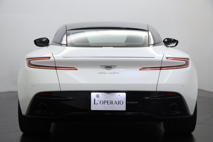 アストンマーティン DB11 AMR 茶革/黒アルカンターラ コンフォートPKG