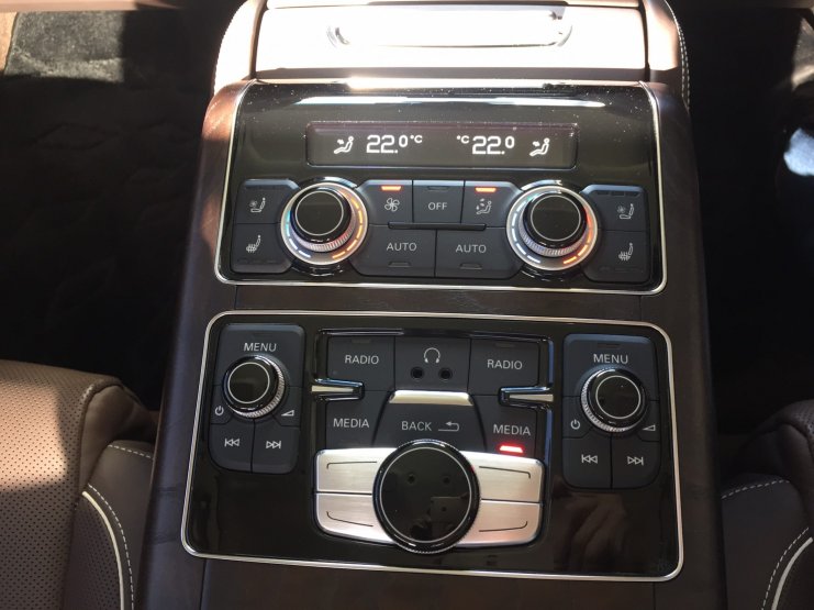 Audi A8 L リアエンターテイメントシステム ヘッドホン posadanakku.com