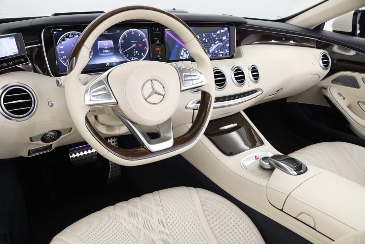 メルセデスベンツ Sクラス S550 カブリオレ 左ハンドル 有償色