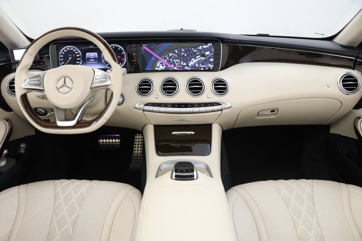 メルセデスベンツ Sクラス S550 カブリオレ 左ハンドル 有償色