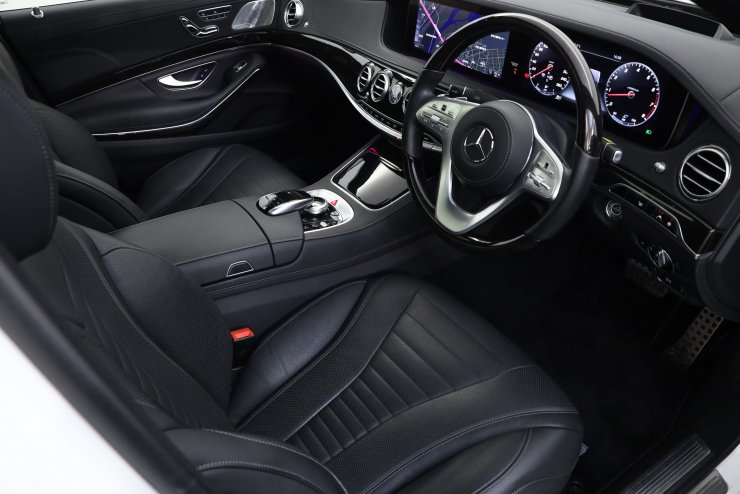メルセデスベンツ Sクラス S560L AMGライン 有償色：ダイヤモンド
