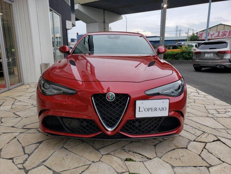 アルファロメオ ジュリア Quadrifoglio 有償色・コンペティツィオーネ