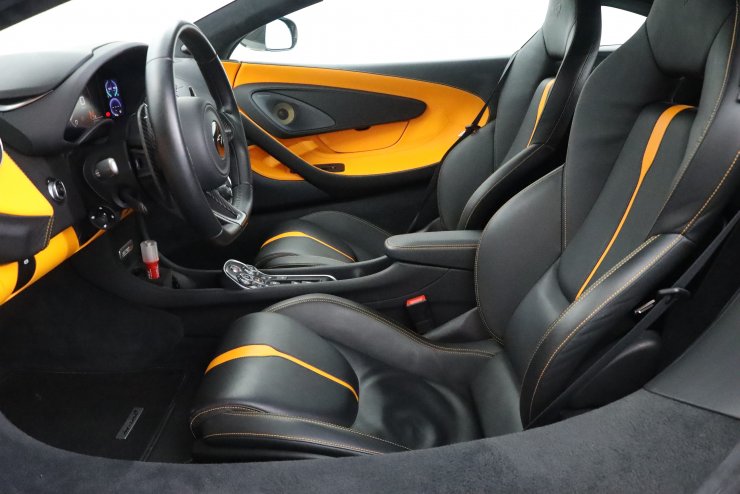 マクラーレン 570S Coupe カーボンファイバーエクステリアパック1.2 By
