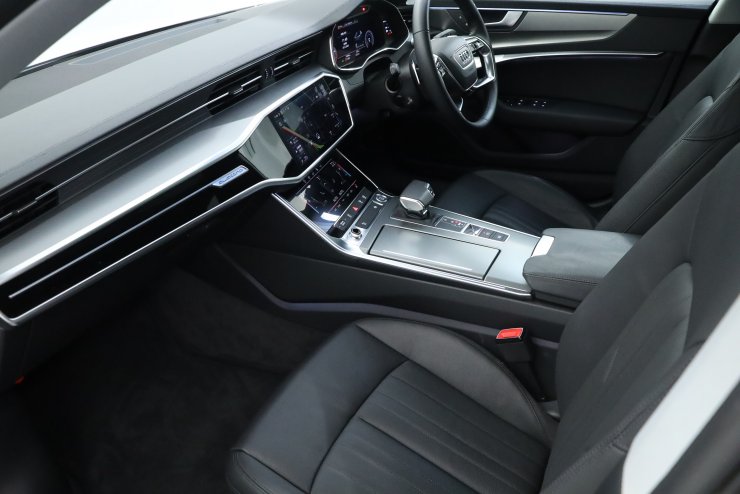 アウディ A7スポーツバック 55TFSI クワトロ デビューパッケージ S