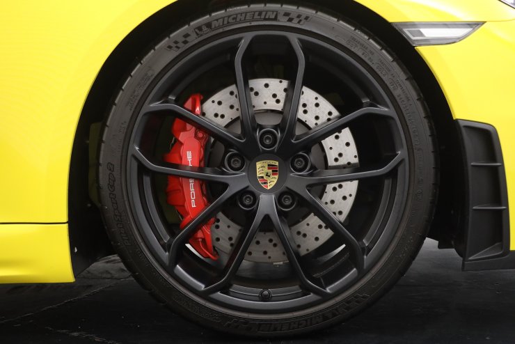 ポルシェ 718 Spyder 6MT ワンオーナー 走行距離約250km Sport